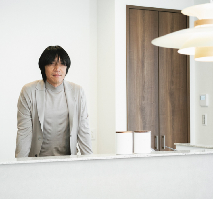 取材中の中村俊輔