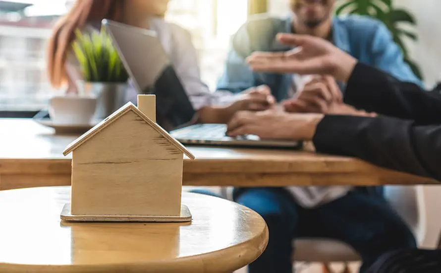 お役立ち記事_共働き夫婦の不動産購入は共有名義がいい?ライフステージを見据えた住宅ローンについて